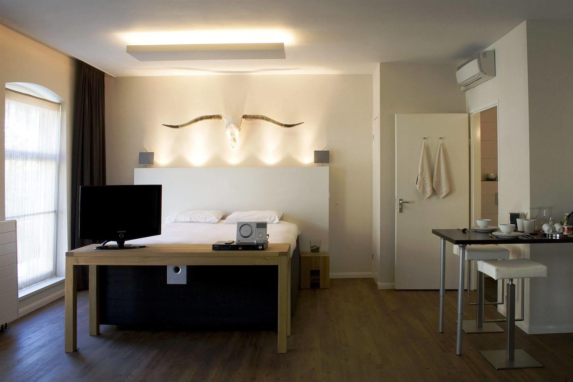 A Small Hotel Rotterdam Extérieur photo
